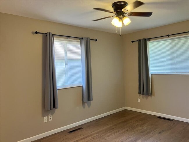 Building Photo - 217 Byrd Dr