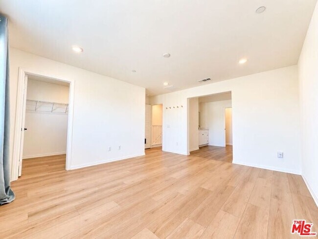 Building Photo - 14057 Ruby Ln