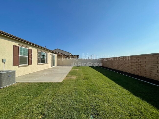 Building Photo - 25803 Sedona Ln