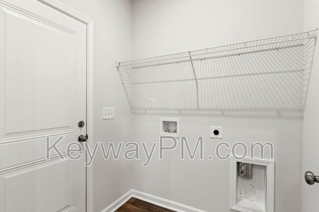 Building Photo - 644 Manitou Cir