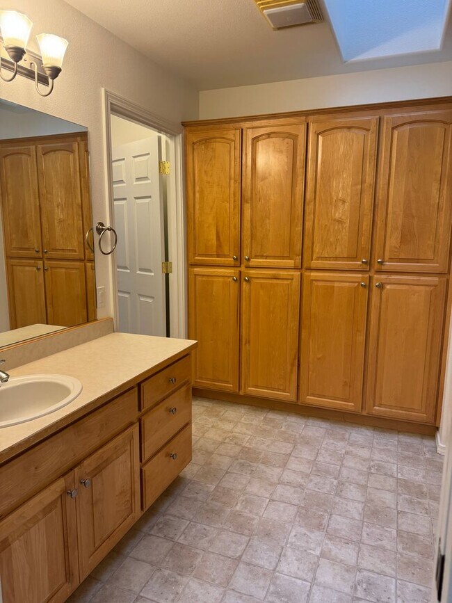 Building Photo - MHDuke2