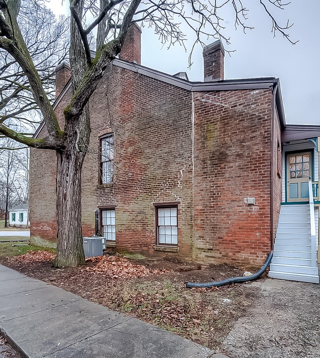 Building Photo - 612 Shelby St