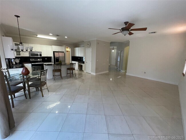 Building Photo - 16331 SW 49th Ct