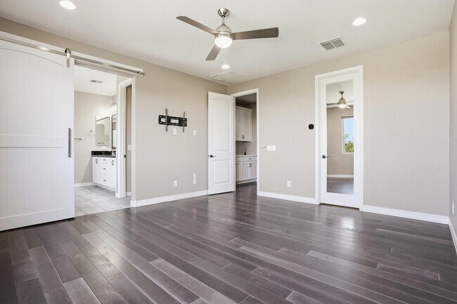 Building Photo - 7471 E Paraiso Dr