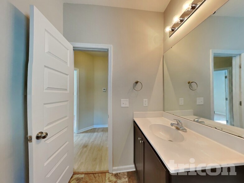 Building Photo - 232 Whetstone Dr