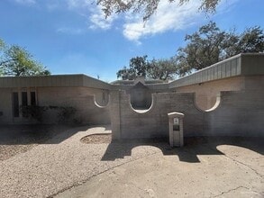 Building Photo - 17 Grovewood Ave