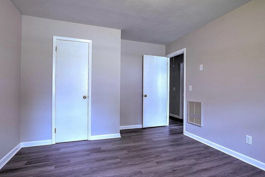 Bedroom 1 - 567 Lovedale Dr