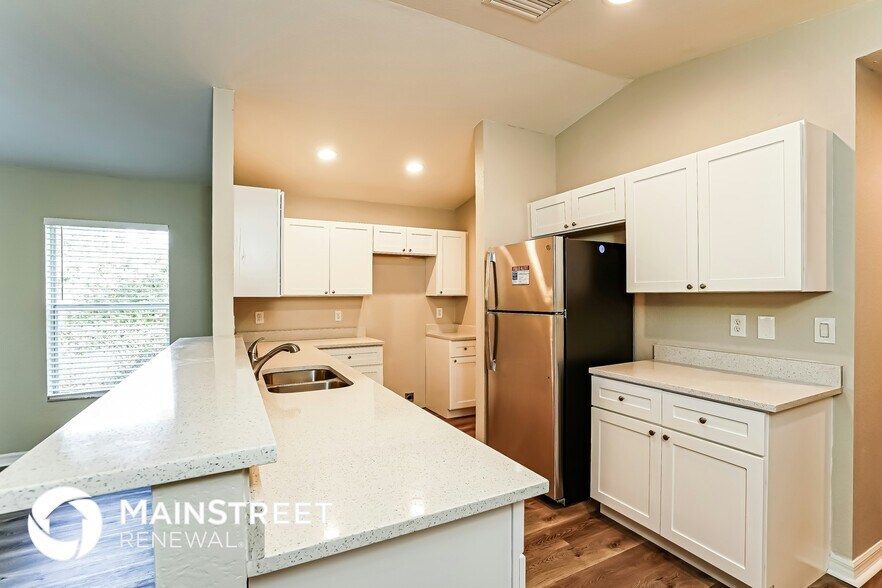 Building Photo - 13325 Menderes Dr