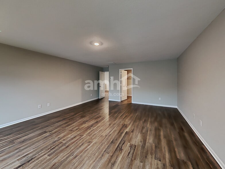 Building Photo - 605 Gleaner Wy