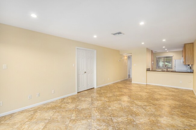 Building Photo - Remodeled 2-Bedroom, 2-Bath Condo in Prime...