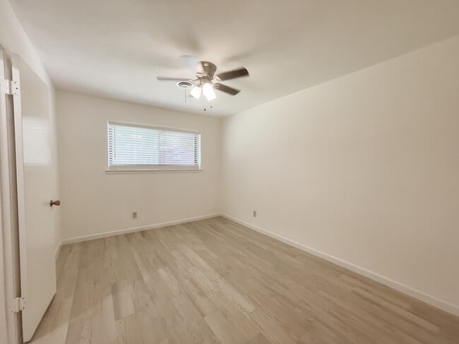 Building Photo - 7710 Romney Rd