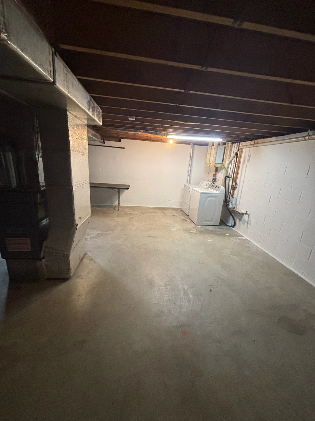 Building Photo - 2009 Quail Hollow Dr