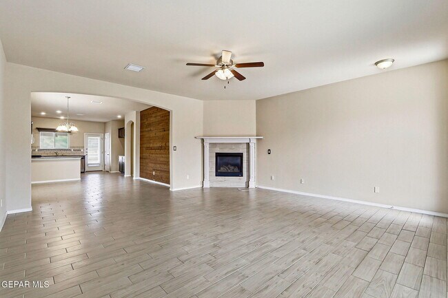 Building Photo - 7533 Red Cedar Dr