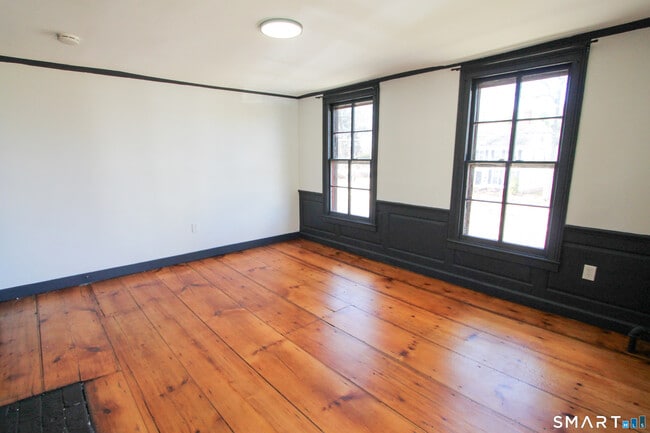 Building Photo - 883 Worthington Ridge