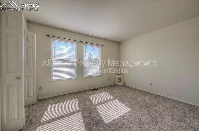 Building Photo - 973 Brant Hollow Ct