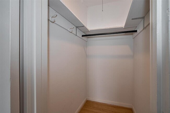 Building Photo - 3610 Glen Haven Blvd