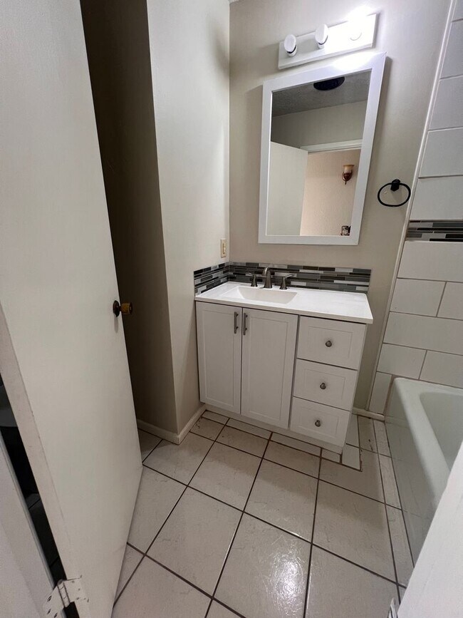 Building Photo - Beautiful Home on a Corner Lot