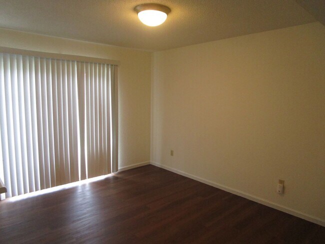 Building Photo - 4405-4407-4407 Cheryl Ct