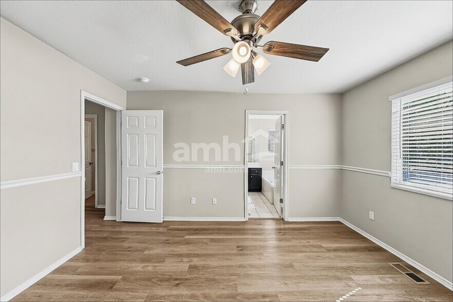 Building Photo - 4154 Westlake Dr
