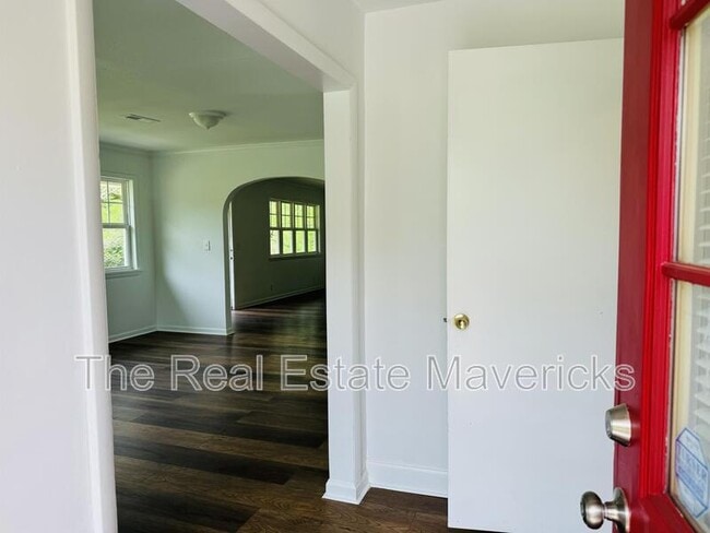 Building Photo - 67 Talley Ave