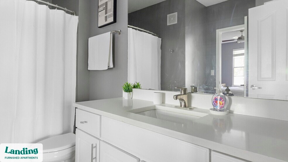 Building Photo - 100 Peyton Pl SW