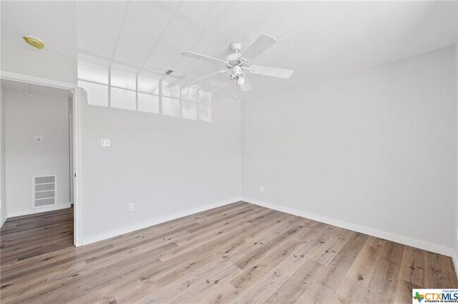 Building Photo - 107 Cedargrove