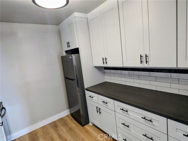 Building Photo - 1000 E 1st St