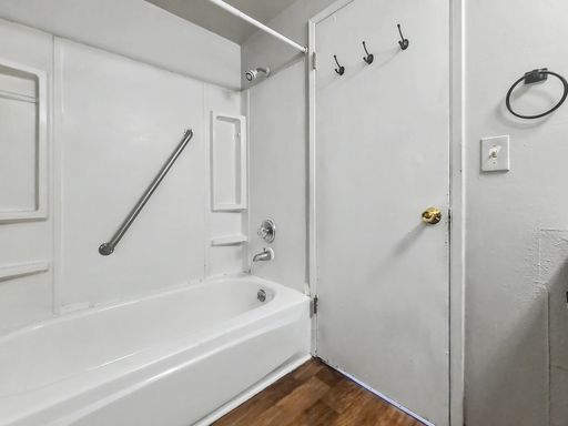 Building Photo - AVAILABLE NOW! Mid-century 2 Bedroom Apartment in Magnolia w/ Bonus Room and Private Balcony!