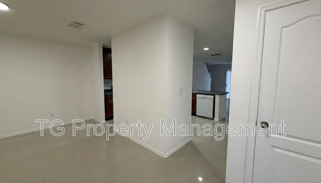 Building Photo - 10672 Academy Park Dr