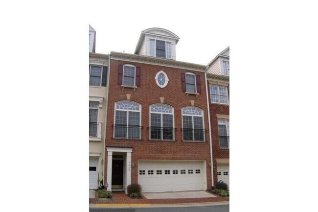 Primary Photo - Beautiful 4 Level, 2 Garage, Mclean/Tysons...