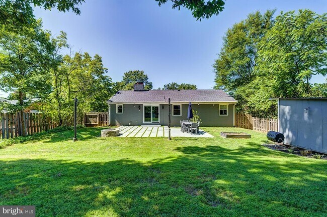 Building Photo - 7806 Jansen Dr