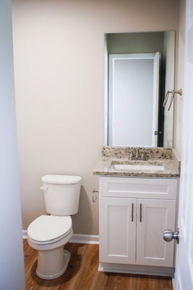 Building Photo - 211 Bundrum Dr NW