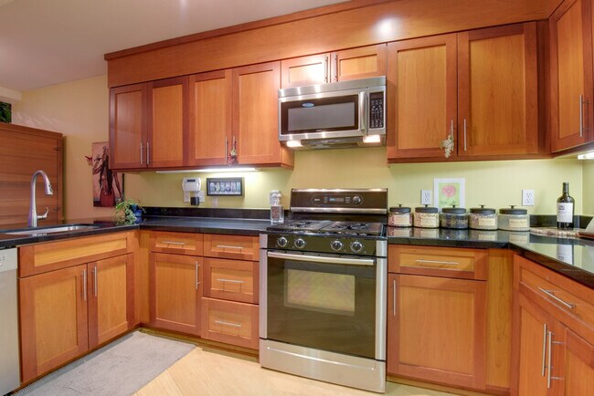 Building Photo - 3960 Adeline St