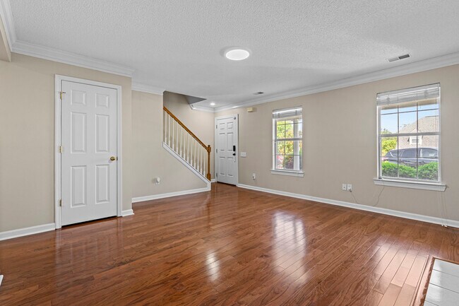 Building Photo - 118 Saddle Chase Ln