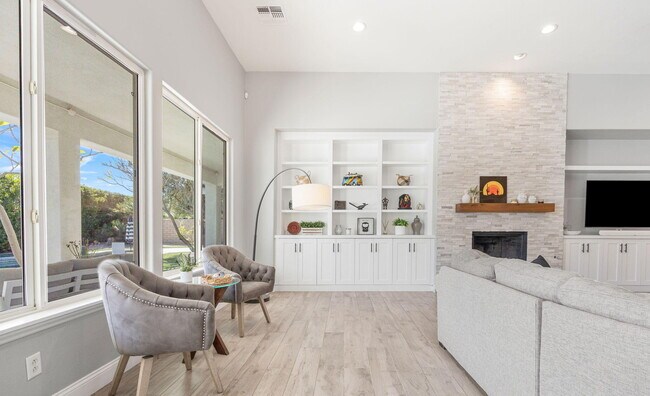 Building Photo - 49392 Hohokam River St