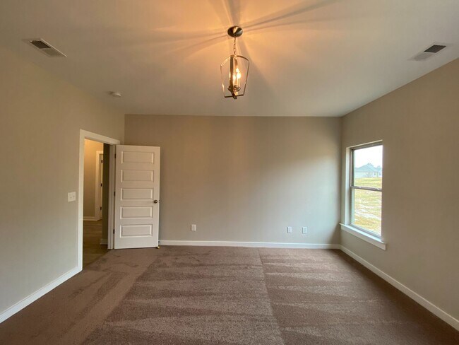 Building Photo - 65 Red Oak Ct