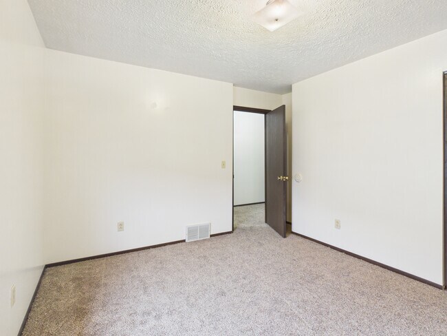 Building Photo - 534 Martin Ave