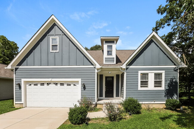 Building Photo - 8814 W Terrace Ave