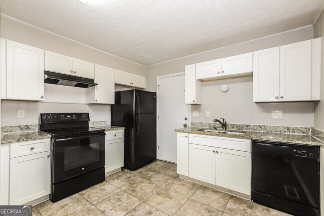 Building Photo - 3024 Kingston Ct