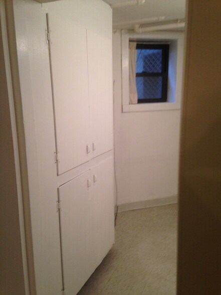 Bonus room - twin - 1233 W Newport Ave