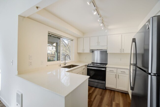 Interior Photo - Samara Redmond