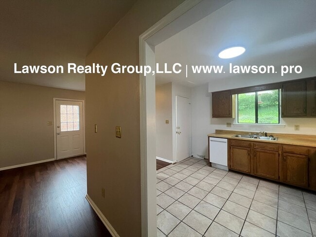 Building Photo - Charming and Clean- Hollins Three Bedroom ...