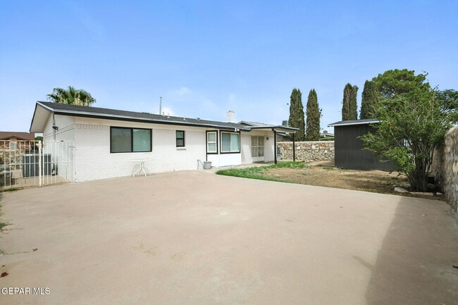 Building Photo - 329 Sereno Dr
