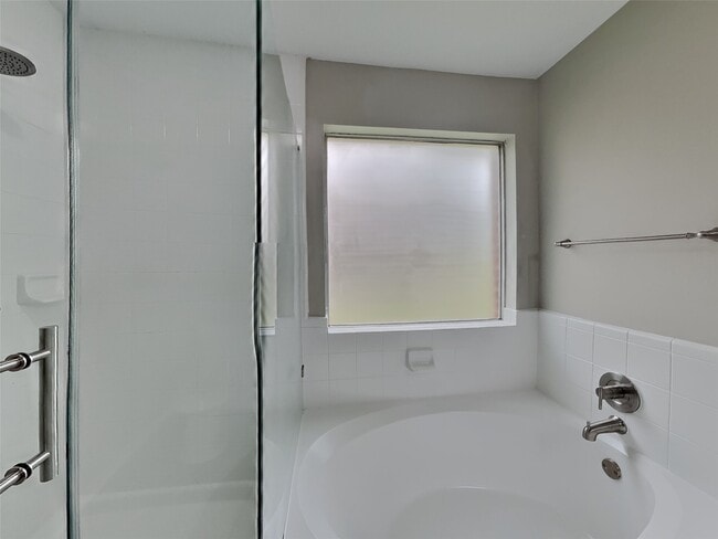 Building Photo - 20110 18th Fairway Dr