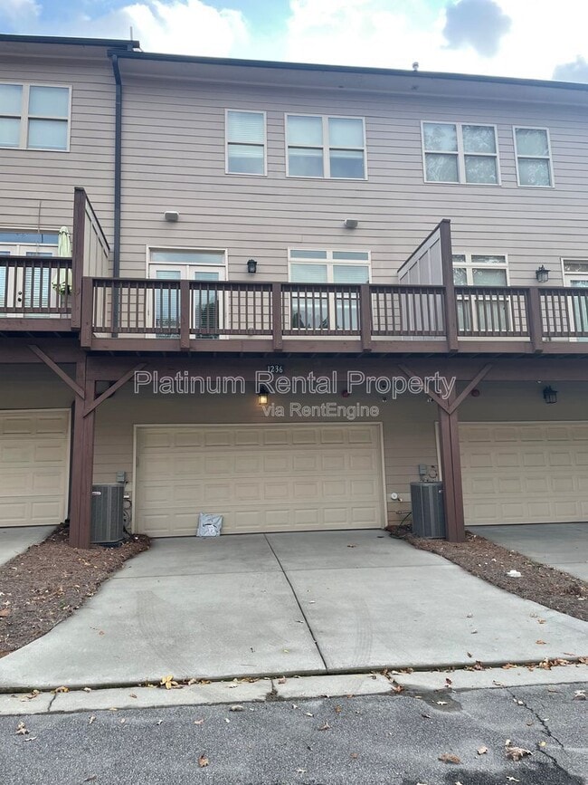 Building Photo - 1236 Stone Castle Cir