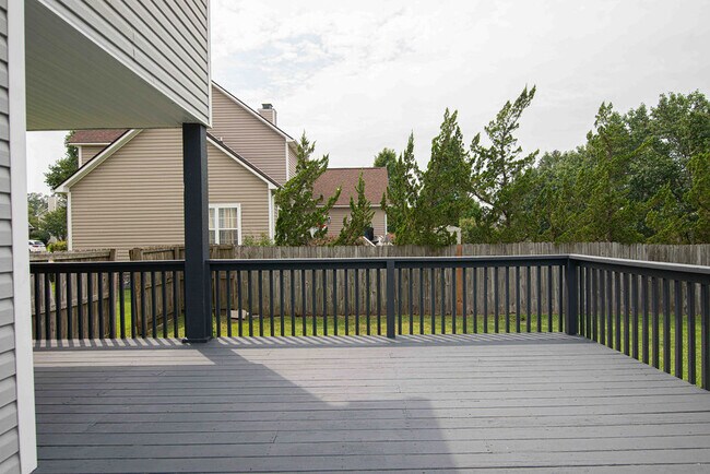 Building Photo - 209 Lansing Ct