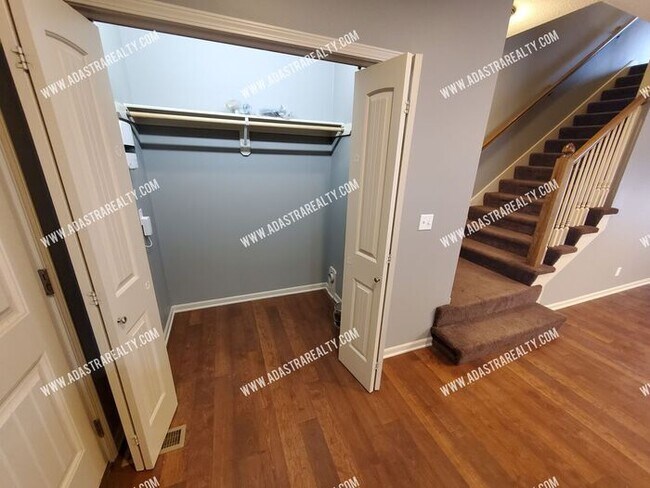 Building Photo - Beautiful Updated Townhome in Downtown KCK-Coming SOON!!