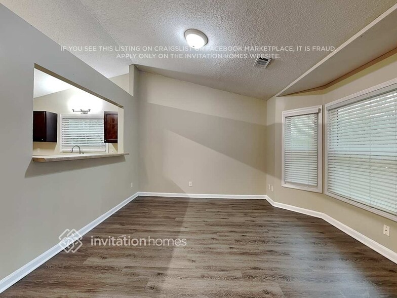 Building Photo - 5995 Bayside Dr NW