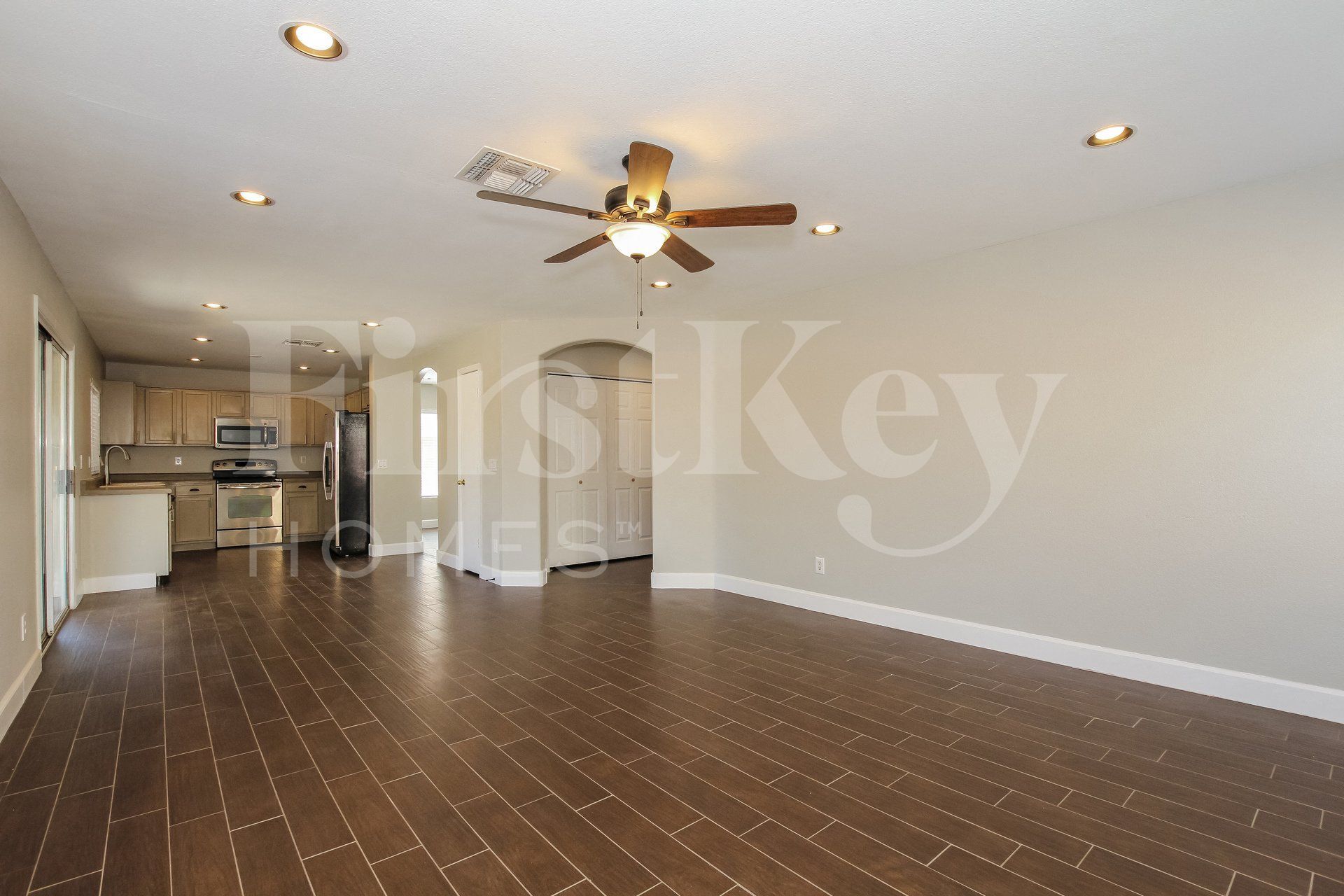 Building Photo - 9156 W Quail Ave