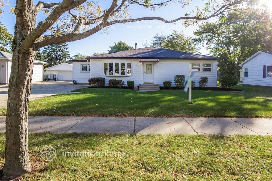 Primary Photo - 8841 Merrimac Ave